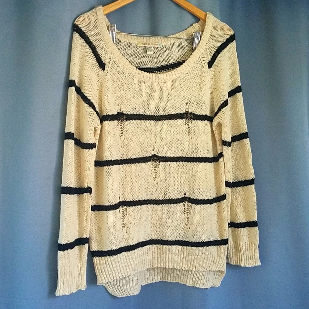 LOVE BY DESIGN - Black and cream sweater